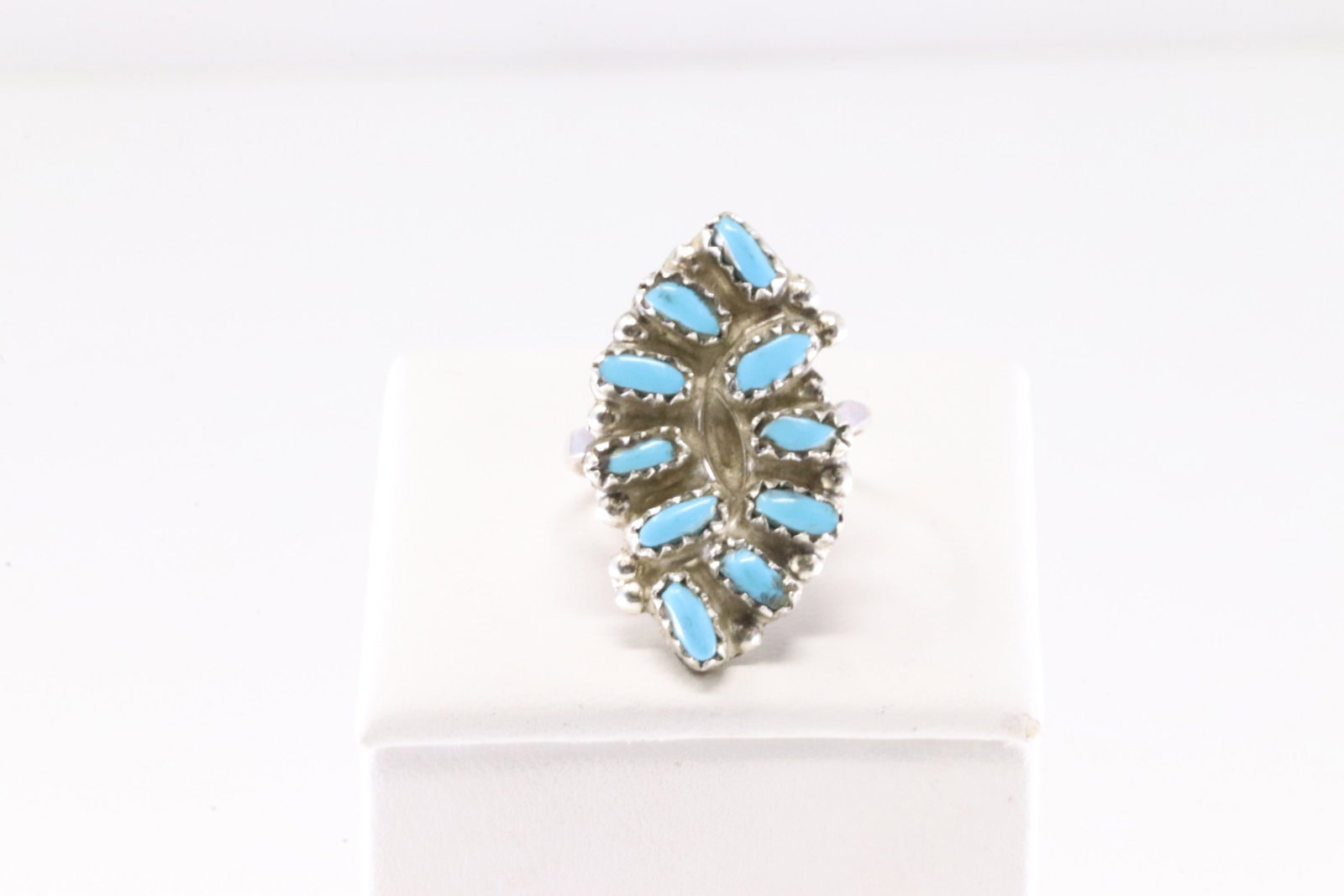 America Sterling Silver Turquoise Ring.: This is a America Sterling Silver Turquoise Ring. Ring Size: 5.25.