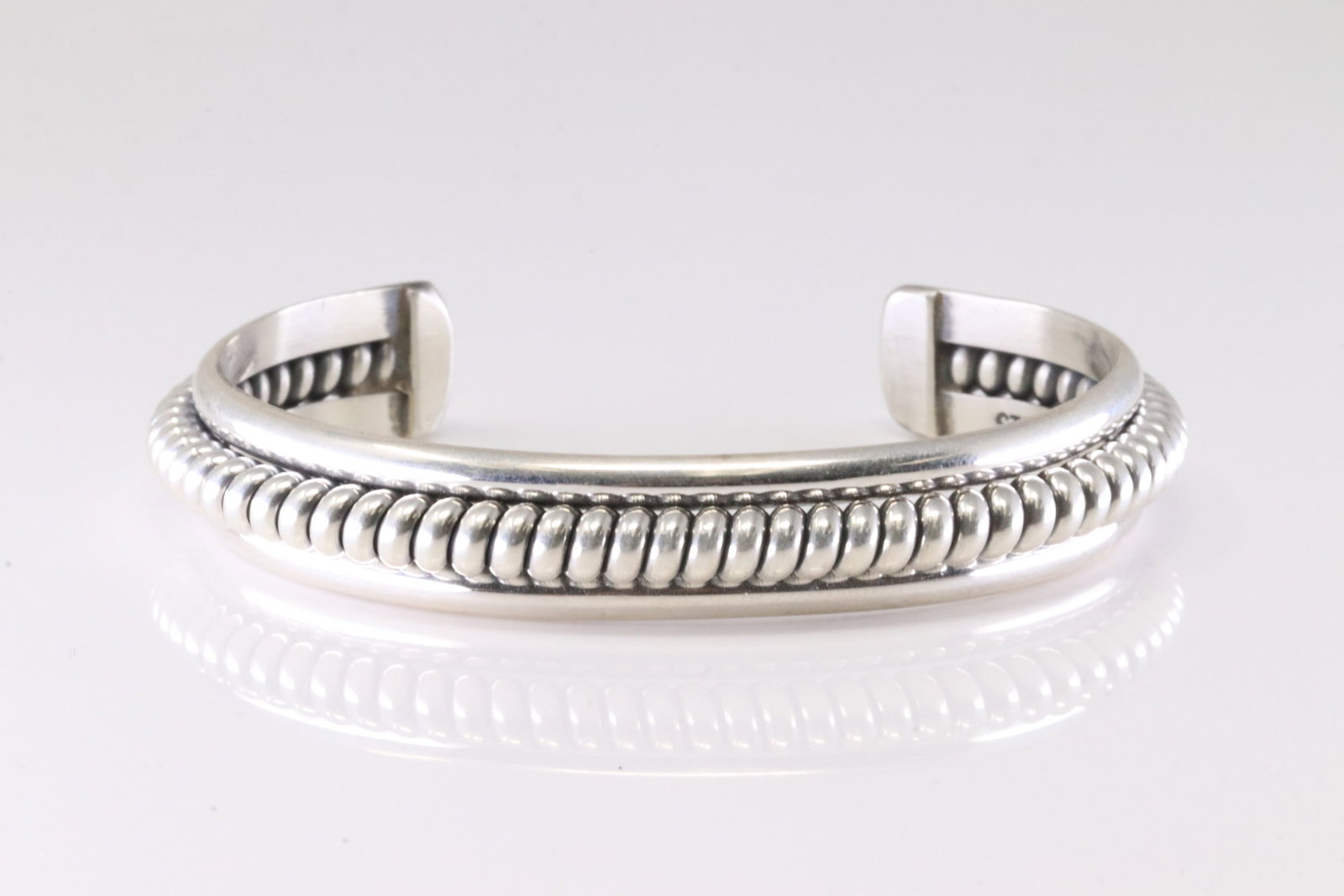America Sterling Silver Solid Stamped Bracelet Cuff. (1 of 4)