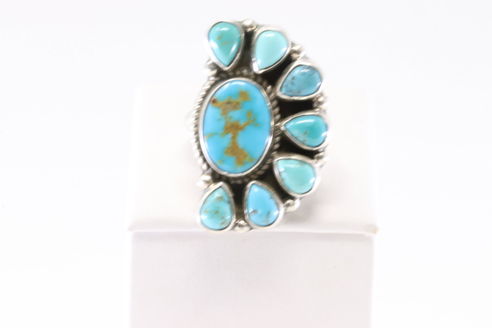 Native America Navajo Sterling Silver Turquoise Ring By G James.: This is a Native America Navajo Sterling Silver Turquoise Ring By G James. Stamp G James. Ring Size: 7.00.