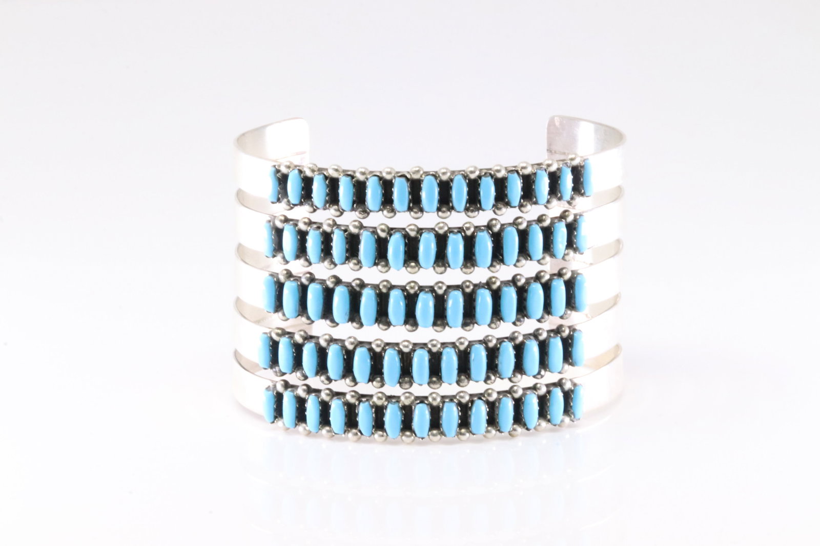 Native America Zuni Sterling Silver Turquoise Bracelet Cuff By Veronica Martza.: This is a Native America Zuni Sterling Silver Turquoise Bracelet Cuff By Veronica Martza.