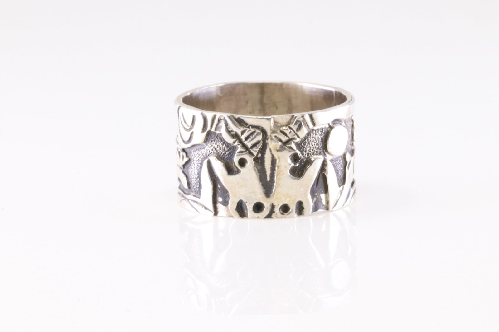 Native America Navajo Sterling Silver Storyteller Horse Ring By B.: This is a Native America Navajo Sterling Silver Storyteller Horse Ring By B. Ring Size: 9.25.