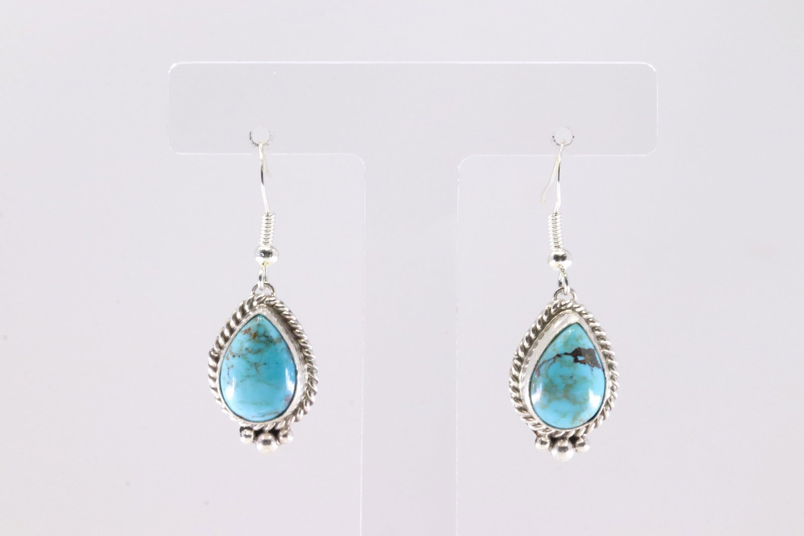 Native America Navajo Sterling Silver Kingman Turquoise Dangling Earring's By Tricia Leekity.: This is a Native America Navajo Sterling Silver Kingman Turquoise Dangling Earring's By Tricia Leekity. Stamp L.