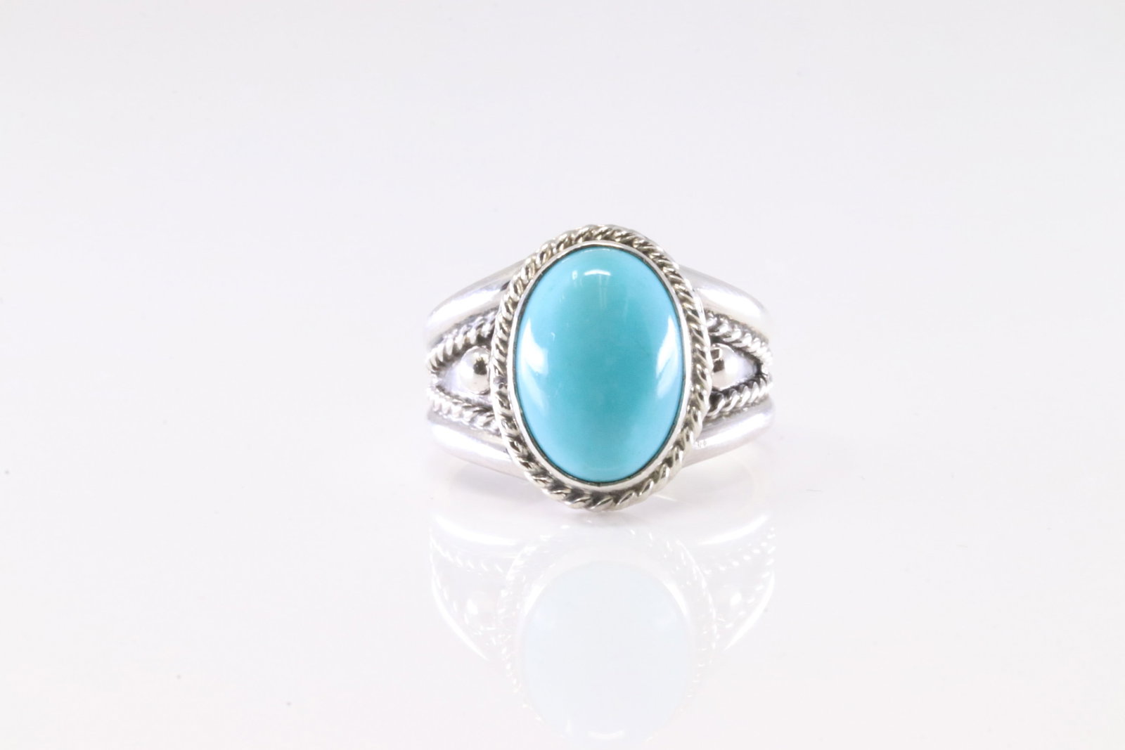Native America Navajo Sterling Silver Turquoise Ring By T.Yazzie.: This is a Native America Navajo Sterling Silver Turquoise Ring By T.Yazzie. Stamp T. Yazzie. Ring Size: 8.00.