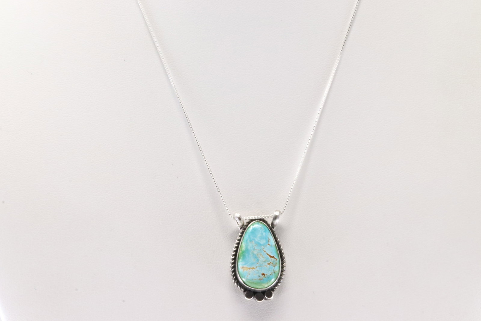 America Sterling Silver Sonora Gold Turquoise Pendant with A 925 Necklace.: This is a America Sterling Silver Sonora Gold Turquoise Pendant with A 925 Necklace. Necklace length: 16.00"