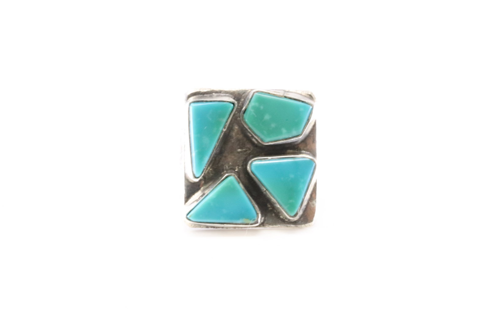 Native America Zuni Sterling Silver Turquoise Ring By Jude Candelaria.: This is a Native America Zuni Sterling Silver Turquoise Ring By Jude Candelaria. Ring size: 6.00.