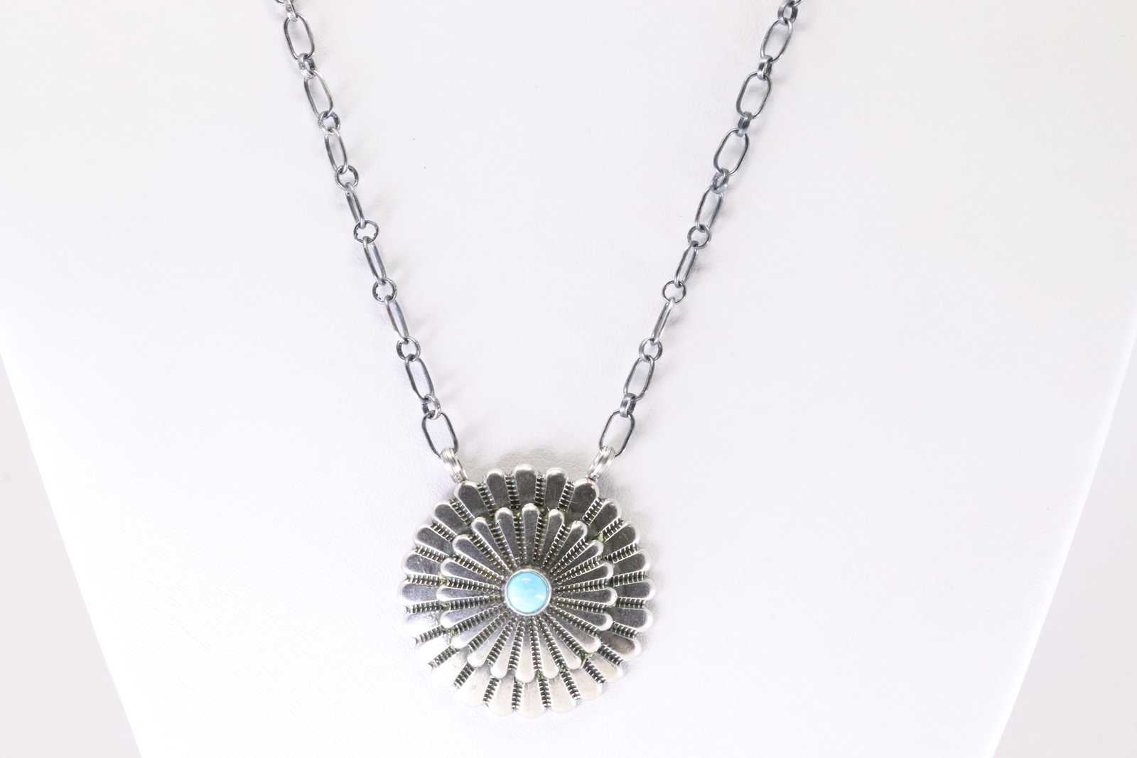 America Sterling Silver Turquoise Necklace.: This is a America Sterling Silver Turquoise Necklace. Necklace Length: 18.00.