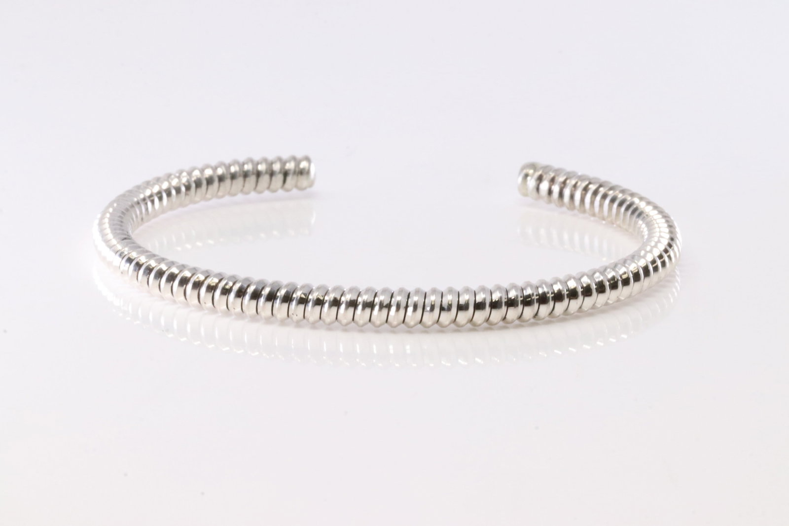 America Sterling Silver Solid Bracelet Cuff.: This is a America Sterling Silver Solid Bracelet Cuff.