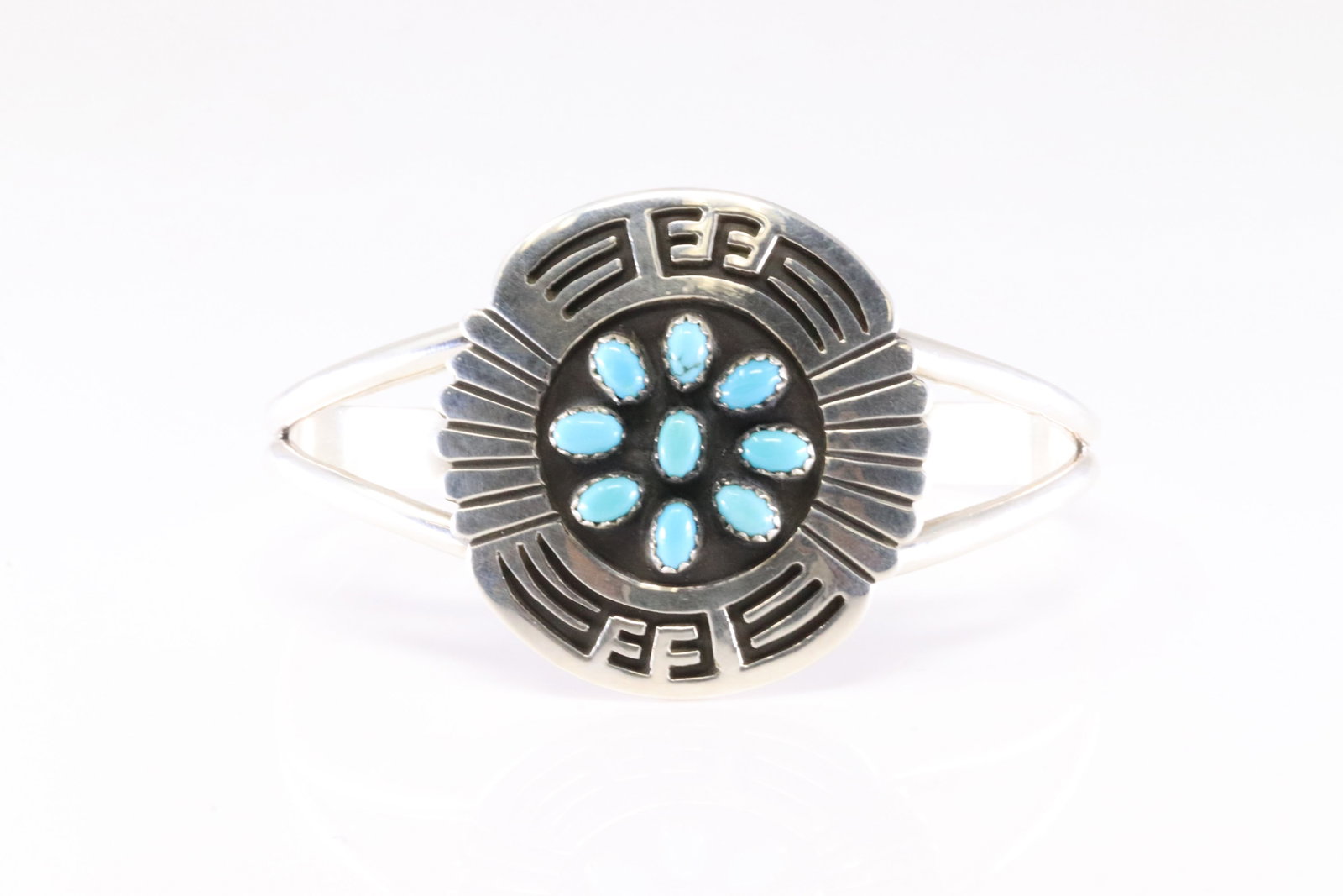 Native America Navajo Sterling Silver Turquoise Bracelet Cuff By Roscott.: This is a Native America Navajo Sterling Silver Turquoise Bracelet Cuff By Roscott.