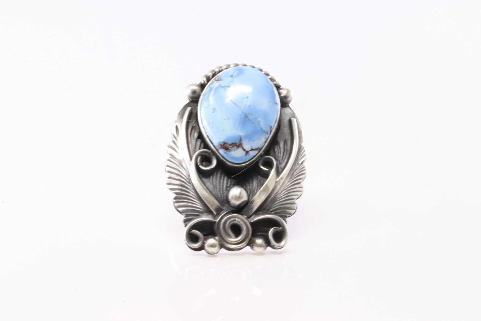 Native America Navajo Sterling Silver Golden Hill Turquoise Ring By Jimmy Lee.: This is a Native America Navajo Sterling Silver Golden Hill Turquoise Ring By Jimmy Lee. Stamp Jimmy Lee. Ring Size: 6.50.
