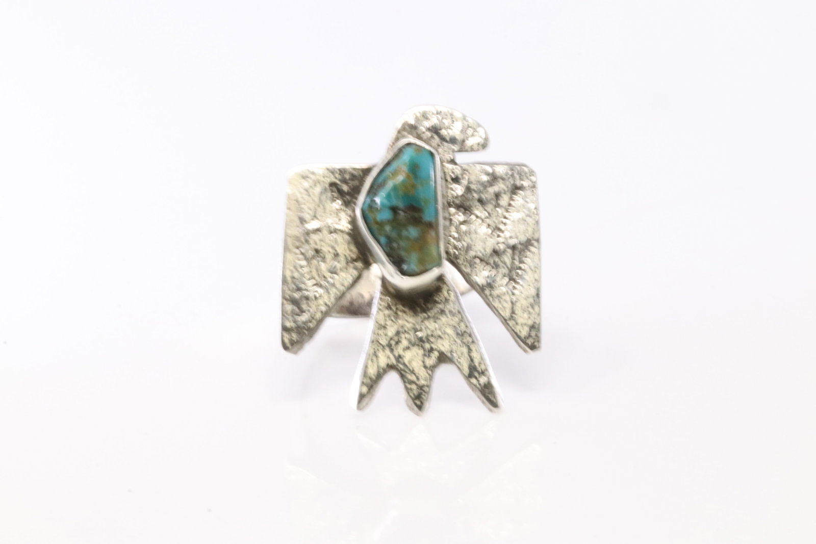 Native America Zuni Sterling Silver Kingman Turquoise Thunderbird Ring By Jude Candelaria.: This is a Native America Zuni Sterling Silver Kingman Turquoise Thunderbird Ring By Jude Candelaria. Stamp Jude Candelaria. Ring Size: 7.00.