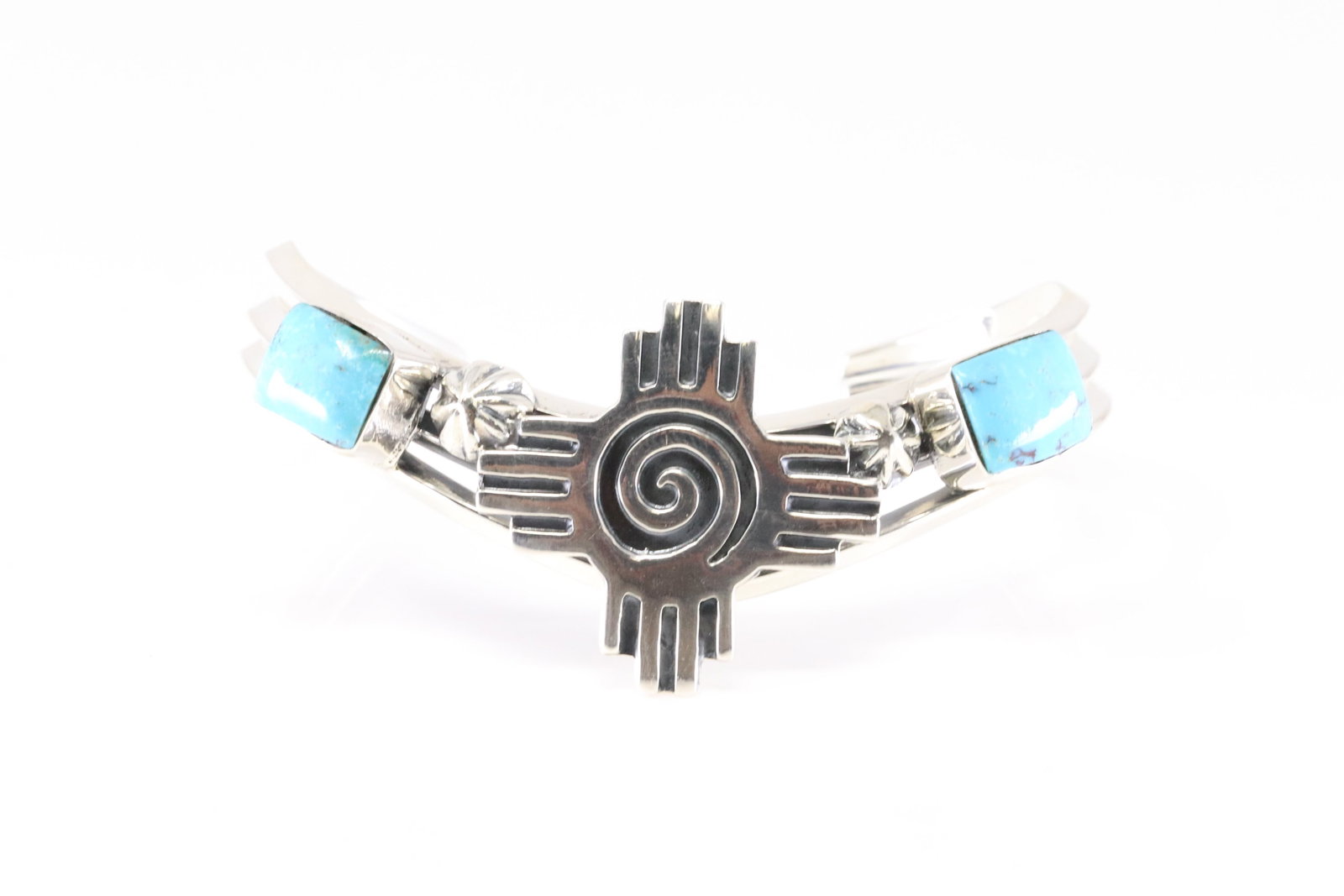 America Sterling Silver Turquoise Bracelet Design Cuff.: This is a America Sterling Silver Turquoise Bracelet Design Cuff.