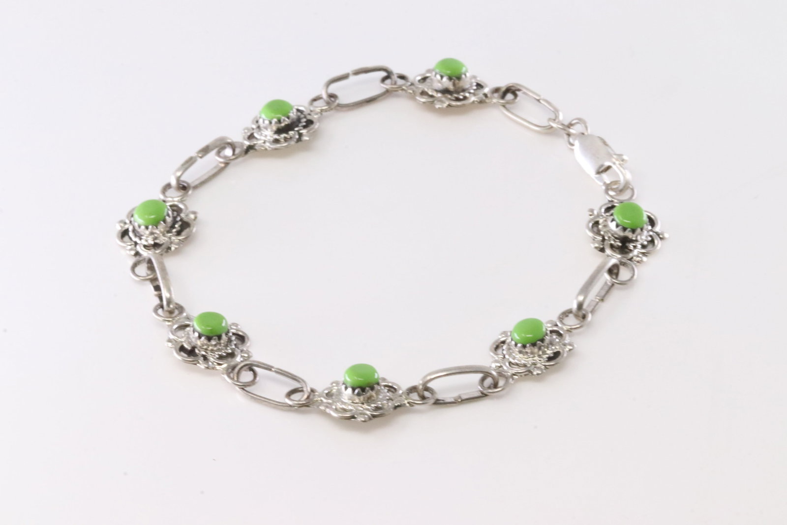 America Sterling Silver Turquoise Bracelet Link.: This is a America Sterling Silver Turquoise Bracelet Link. Bracelet Lenght: 8.00.