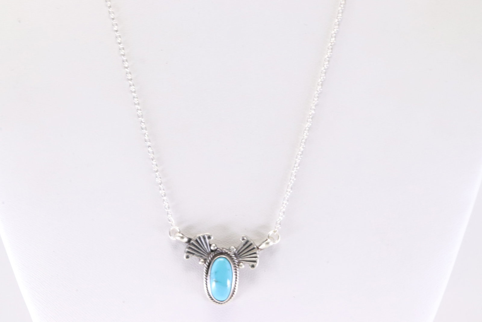 Native America Navajo Sterling Silver Turquoise Necklace By Verley Betone.: This is a Native America Navajo Sterling Silver Turquoise Necklace By Verley Betone. Stamp R.B Company. Necklace length: 18.00"