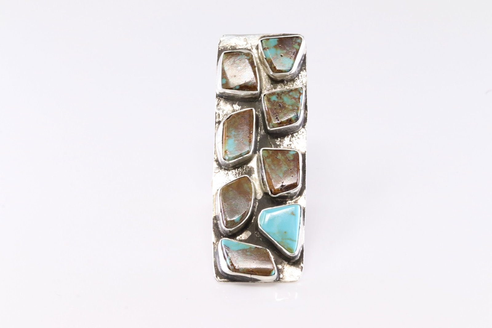 Native America Zuni Sterling Silver Kingman Turquoise Ring By Jude Candelaria.: This is a Native America Zuni Sterling Silver Kingman Turquoise Ring By Jude Candelaria. Stamp Jude Candelaria. Ring Size: 6.50. Adjustable.
