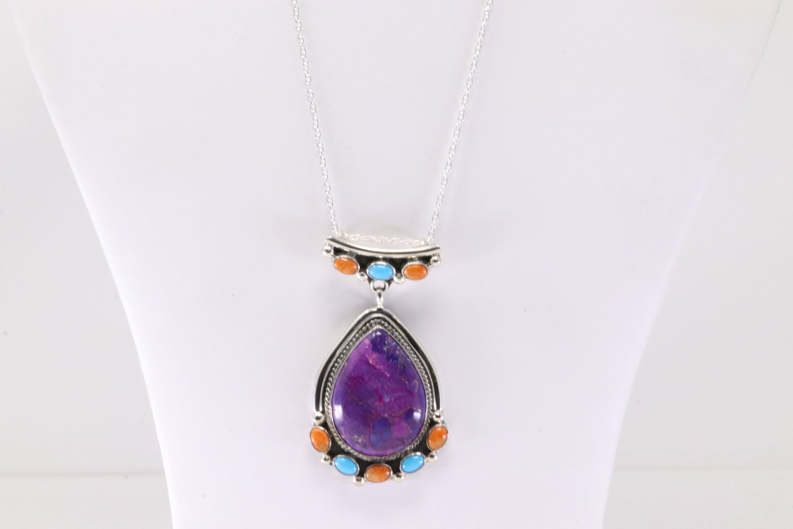 Native America Navajo Sterling Silver Multi-Color Stone Necklace By Sammie Burnside.: This is a Native America Navajo Sterling Silver Multi-Color Stone Necklace By Sammie Burnside. Stamp By R.B Company. Necklace Length: 18.00.