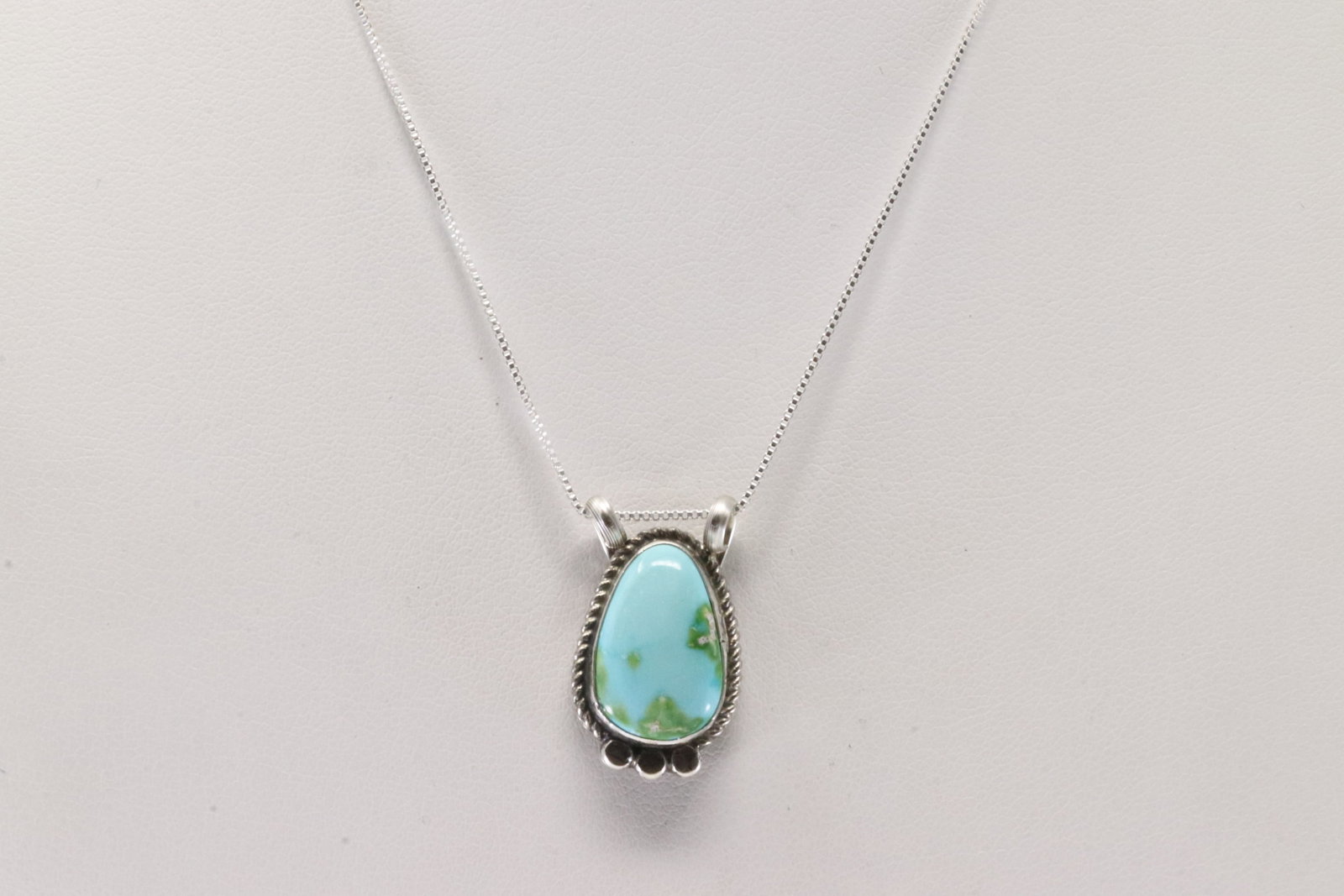 America Sterling Silver Sonora Gold Turquoise Pendant With A 925 Necklace.: This is a America Sterling Silver Sonora Gold Turquoise Pendant With A 925 Necklace. Necklace Length: 16.00.