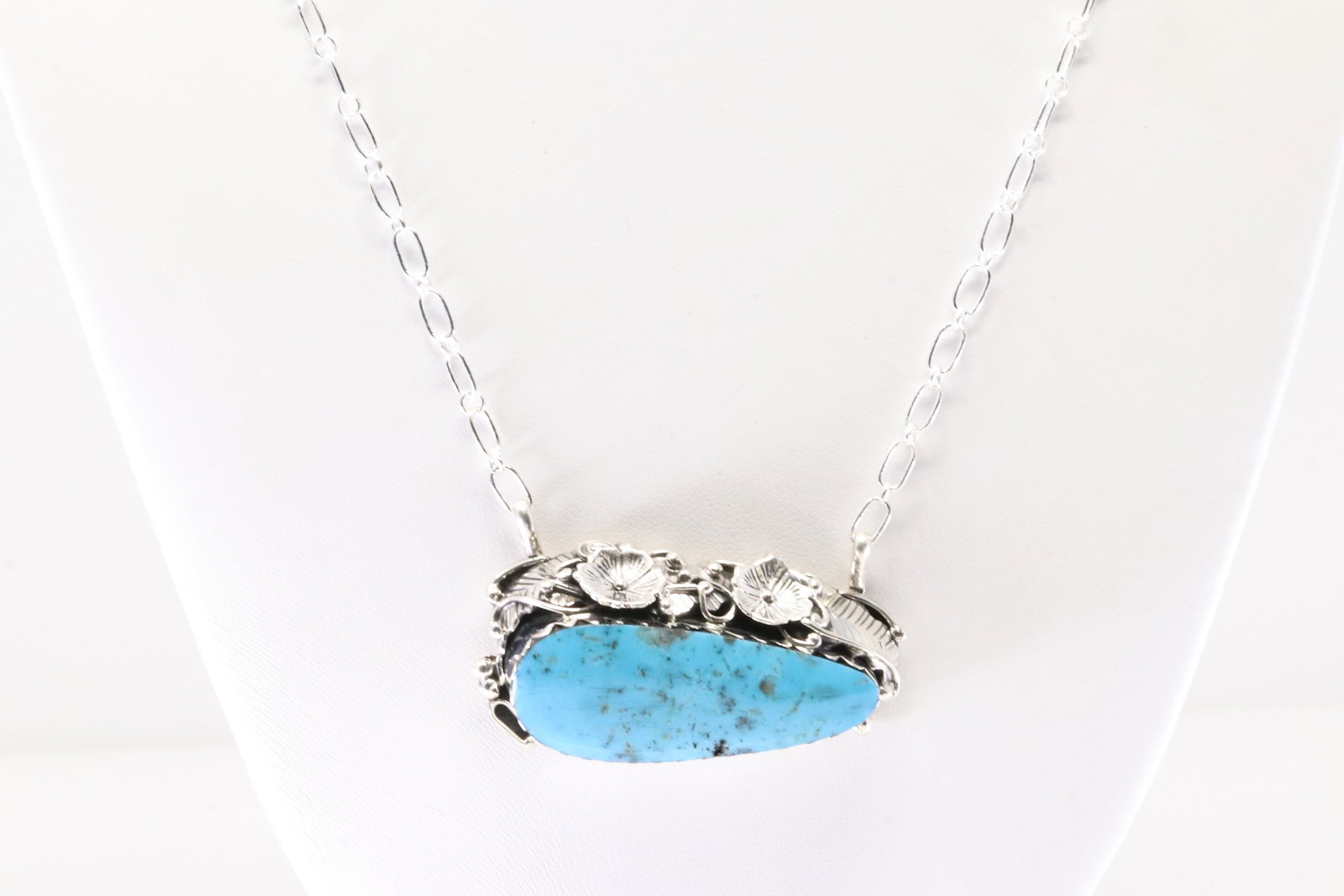 Native America Navajo Sterling Silver Turquoise Floral Necklace By Evelyn Bahe.: This is a Native America Navajo Sterling Silver Turquoise Floral Necklace By Evelyn Bahe. Stamp By R.B Company. Necklace Length: 22.00"