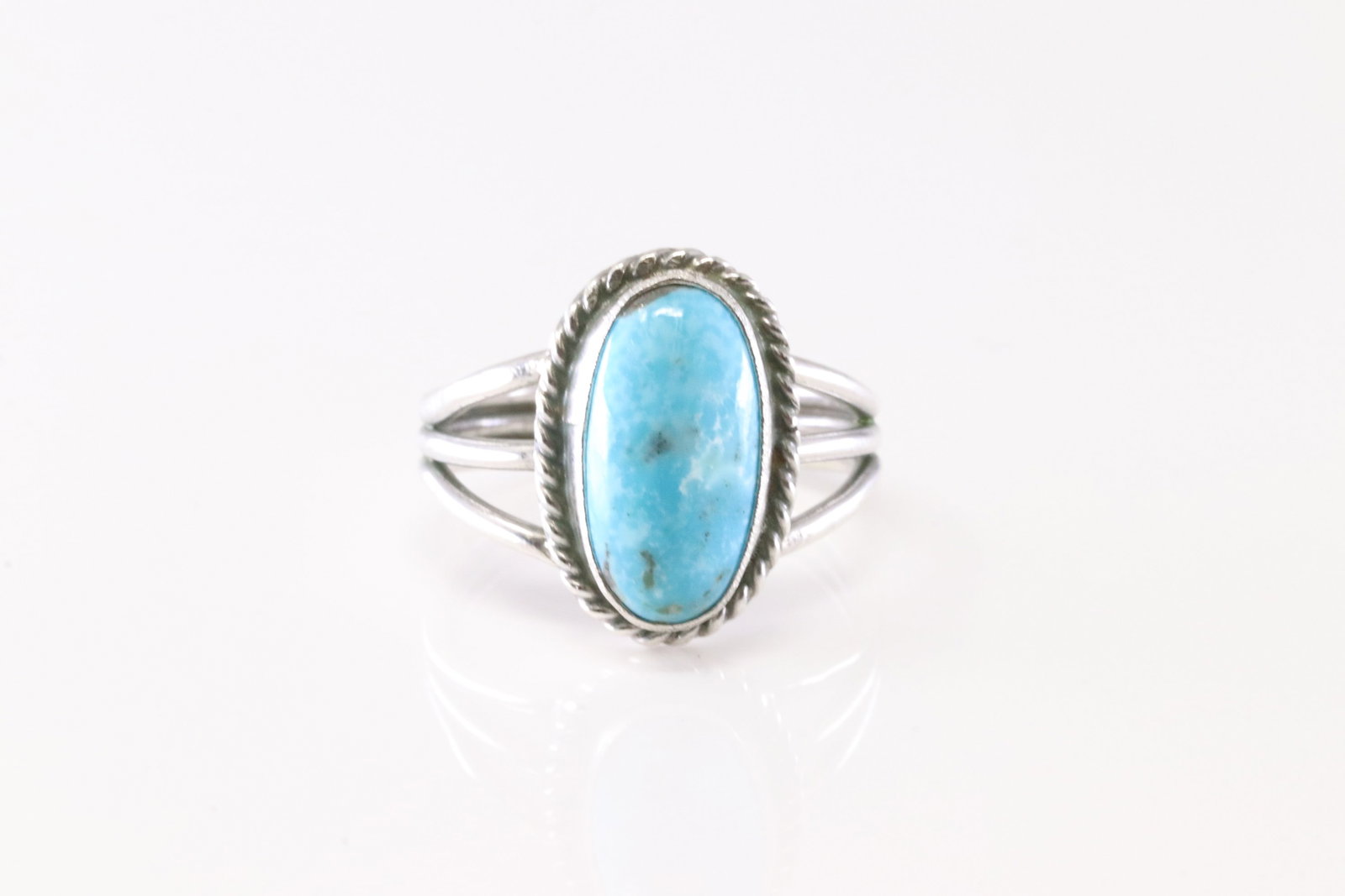 Native America Navajo Sterling Silver Turquoise Ring By Judy Largo.: This is a Native America Navajo Sterling Silver Turquoise Ring By Judy Largo. Stamp From R.B Company. Ring size: 6.25.