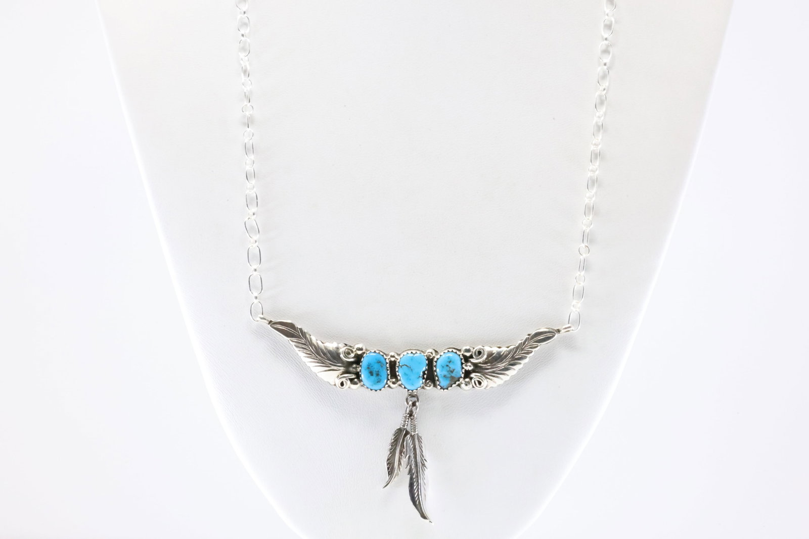 Native America Navajo Sterling Silver Turquoise Necklace By Sadie Jim.: This is a Native America Navajo Sterling Silver Turquoise Necklace By Sadie Jim. Stamp By R.B Company. Necklace Length: 20.00"