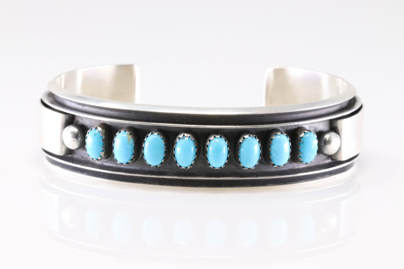 Native America Navajo Sterling Silver Kingman Turquoise Bracelet Cuff By James.: This is a Native America Navajo Sterling Silver Kingman Turquoise Bracelet Cuff By James. Stamp M.J.