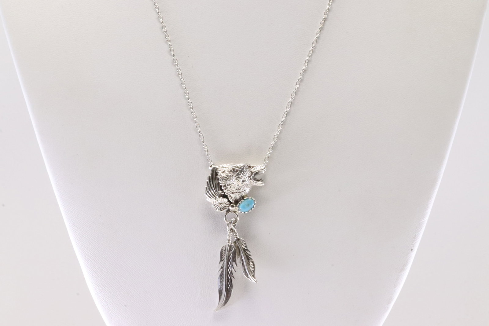 America Sterling Silver Turquoise Wolf Necklace. (1 of 4)