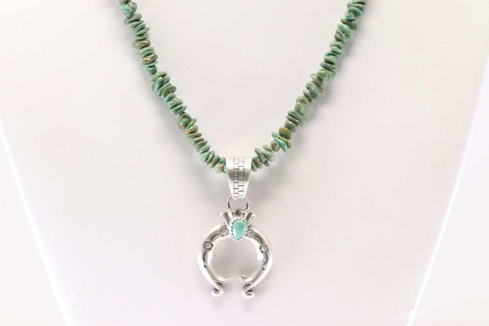 Native America Navajo Sterling Silver Turquoise Naja Necklace By Sharon McCarthy.: This is a Native America Navajo Sterling Silver Turquoise Naja Necklace By Sharon McCarthy. Stamp By R.B Company. Necklace Length: 16.00.