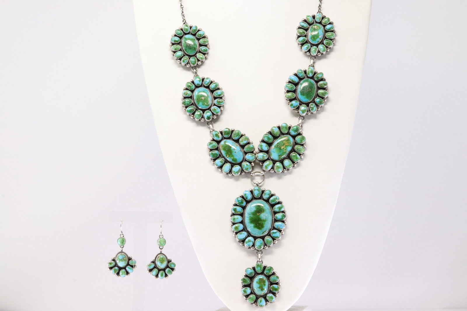 Native American Navajo Sterling Silver Sonora Gold Turquoise Necklace & Earring's Set By T.Smith.: This is a Native American Navajo Sterling Silver Sonora Gold Turquoise Necklace & Earring's Set By T.Smith. Total weight: 279.60 Grams. Necklace length: 28.00"