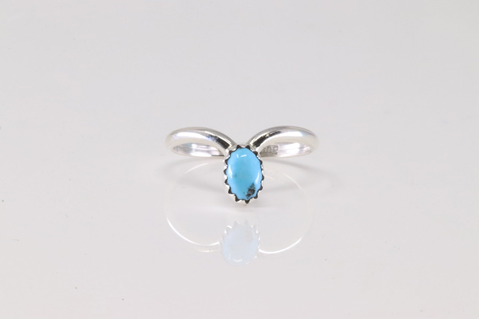 America Sterling Silver Turquoise Ring.: This is a America Sterling Silver Turquoise Ring. Ring Size: 5.75.