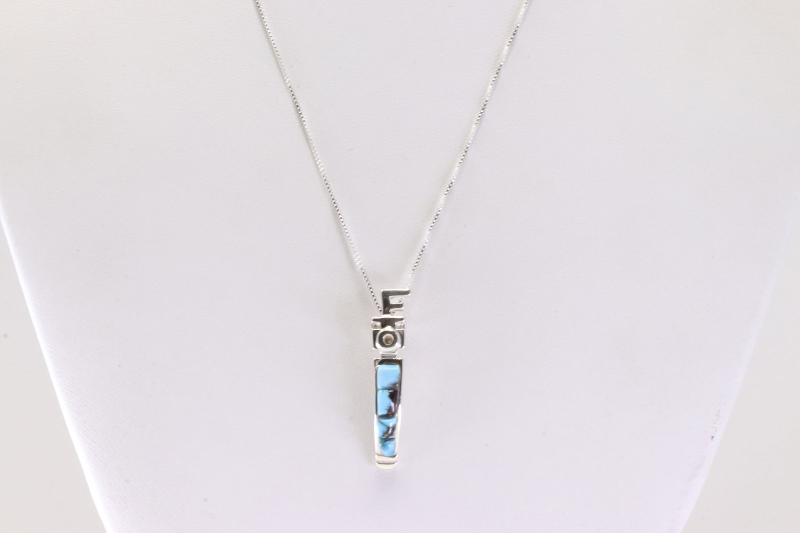 Native America Navajo Sterling Silver Golden Hill Turquoise Pendant With A 925 Necklace.: This is a Native America Navajo Sterling Silver Golden Hill Turquoise Pendant With A 925 Necklace. Necklace Length: 18.00.