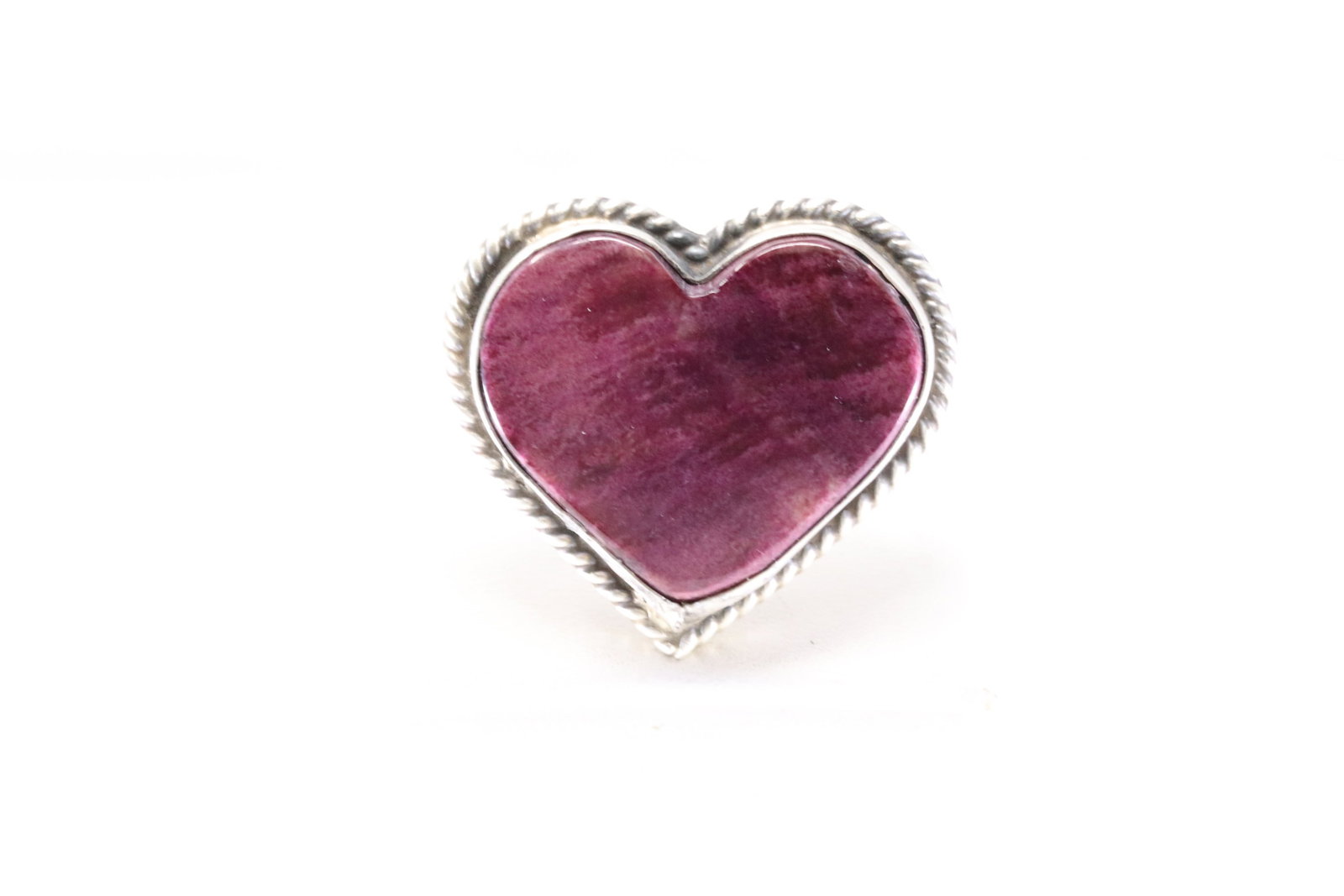 Native America Navajo Sterling Silver Purple Spiny Oyster Heart Ring By C.Belone.: This is a Native America Navajo Sterling Silver Purple Spiny Oyster Heart Ring By C.Belone. Ring size: 9.25.