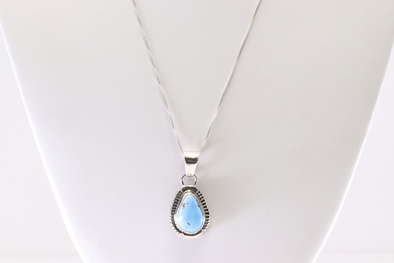 Native America Navajo Sterling Silver Golden Hill Turquoise Pendant By NJ With 925 Necklace.: This is a Native America Navajo Sterling Silver Golden Hill Turquoise Pendant By NJ With 925 Necklace. Stamp NJ. Necklace Length: 18.00.