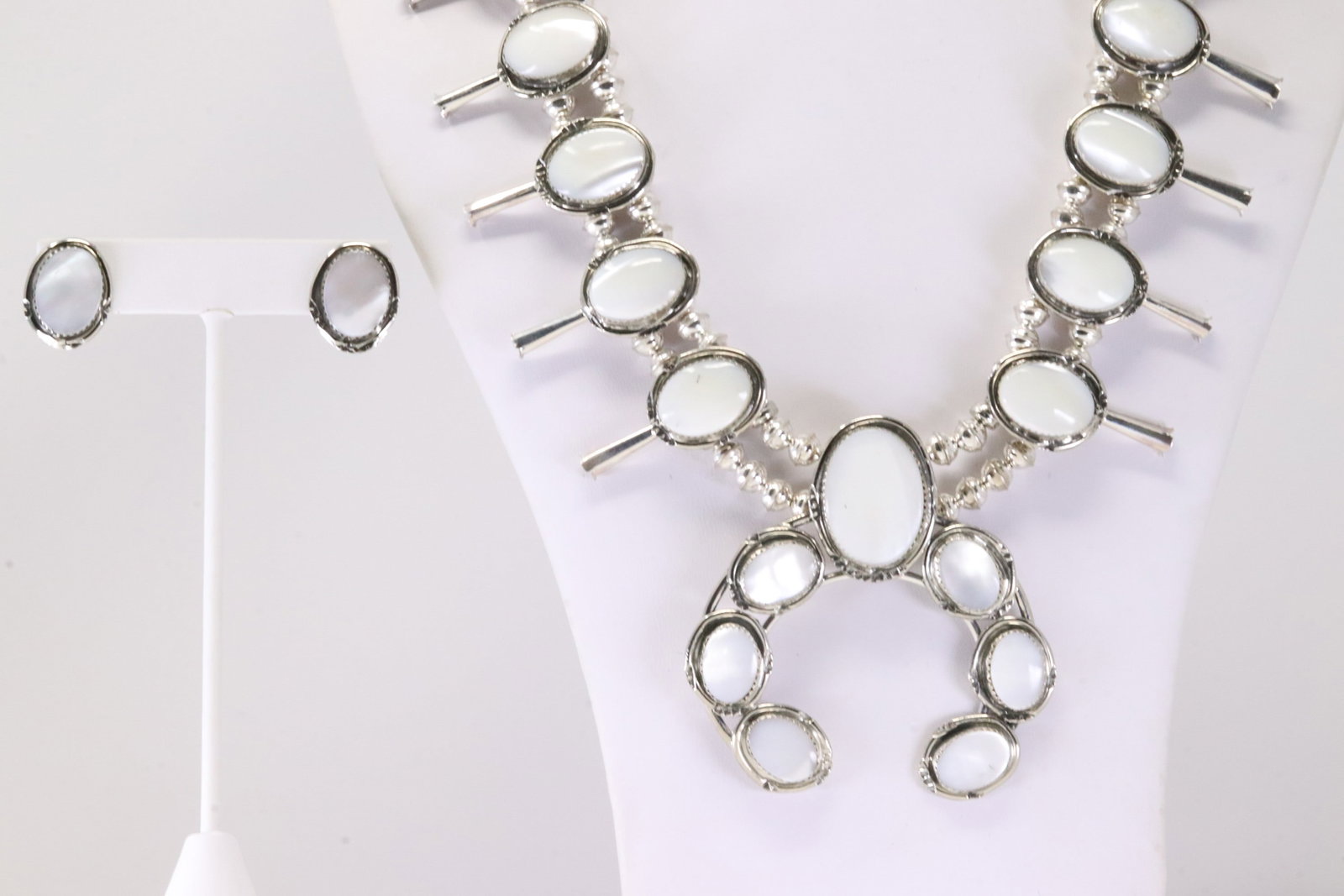 Native America Navajo Sterling Silver White Shell Squash Necklace & Earring's By P.: This is a Native America Navajo Sterling Silver White Shell Squash Necklace & Earring's By P. Stamp P. Necklace Length: 22.00.