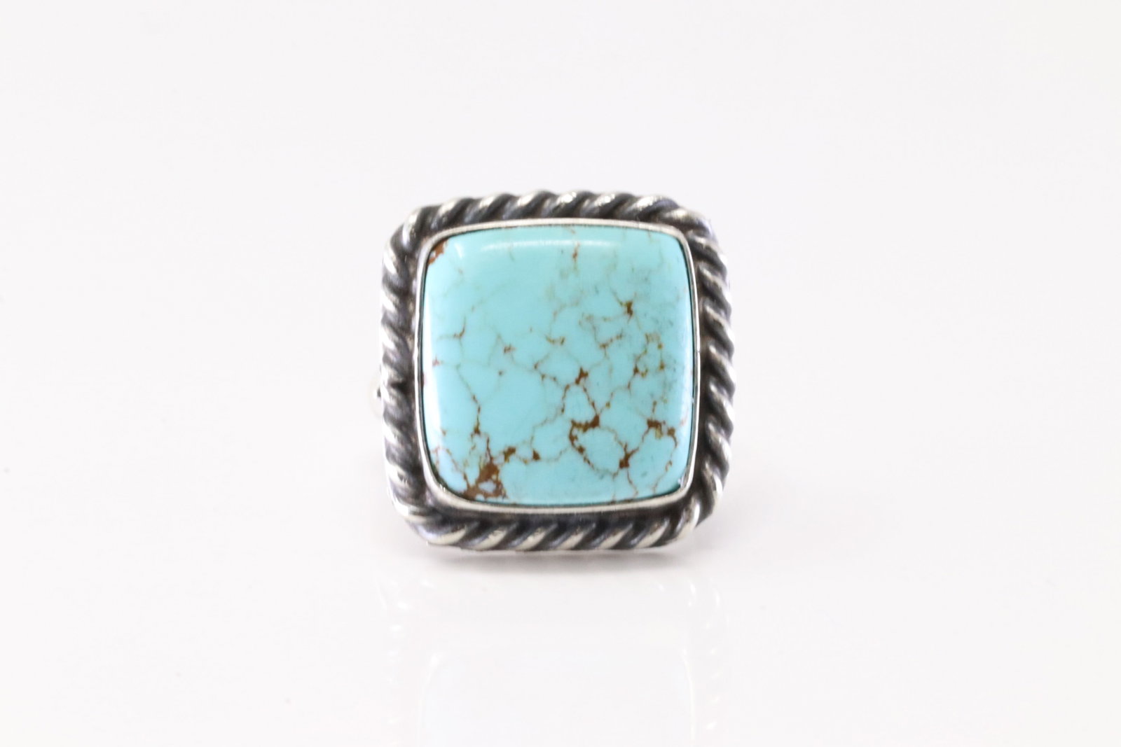 Native America Navajo Sterling Silver Turquoise Ring By S.E.: This is a Native America Navajo Sterling Silver Turquoise Ring By S.E. Ring size: 6.00.