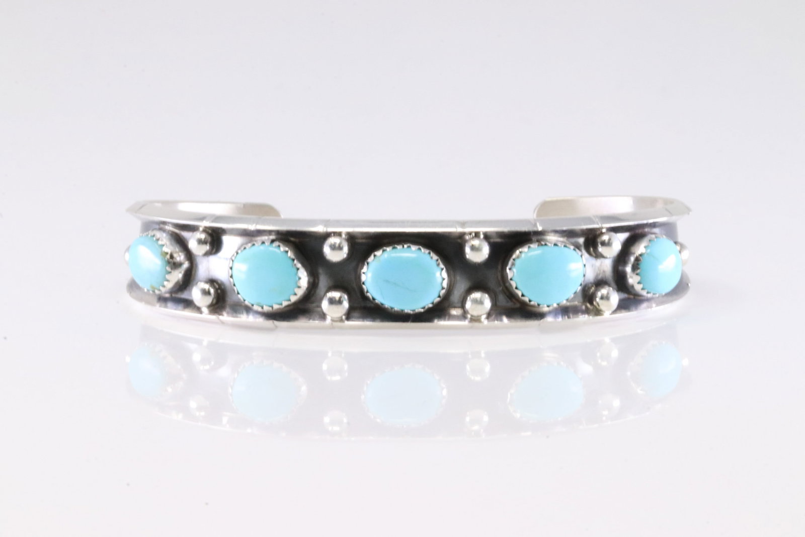 Native America Navajo Sterling Silver Kingman Turquoise Bracelet Cuff By Reed Charley.: This is a Native America Navajo Sterling Silver Kingman Turquoise Bracelet Cuff By Reed Charley.