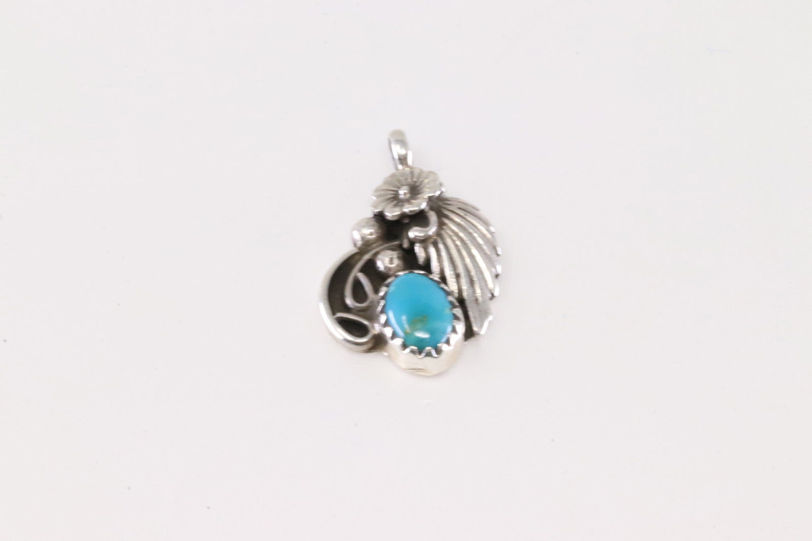 America Sterling Silver Turquoise Pendant.: This is a America Sterling Silver Turquoise Pendant.