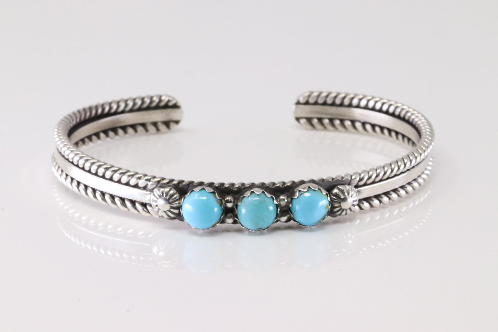 Native America Navajo Sterling Silver Turquoise Bracelet Cuff By R.King.: This is a Native America Navajo Sterling Silver Turquoise Bracelet Cuff By R.King.
