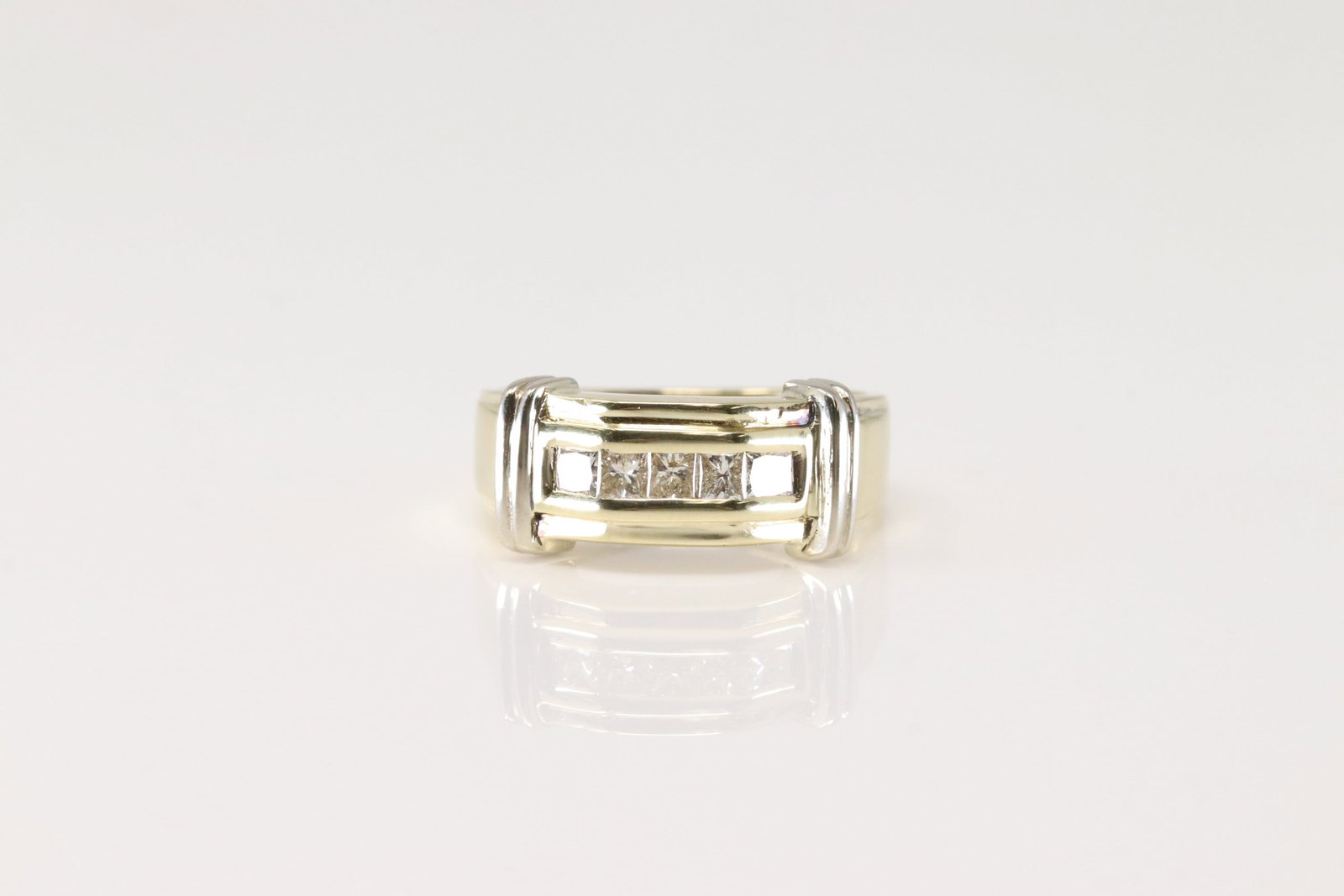 Wedding Diamond Ring 14Kt.: 14Kt Yellow Gold Wedding Diamond Ring. This Elegant Ring Band has 1 Row with 5 Brilliants Cut Diamonds. Diamonds weight Approx: 0.65 ctw Ring size: 9.10 Grams.
