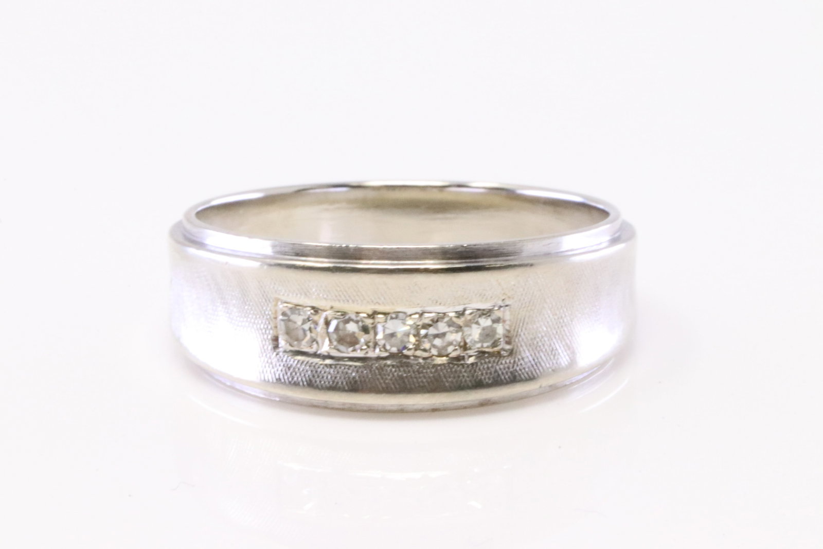 Diamond Ring 14Kt. (1 of 4)