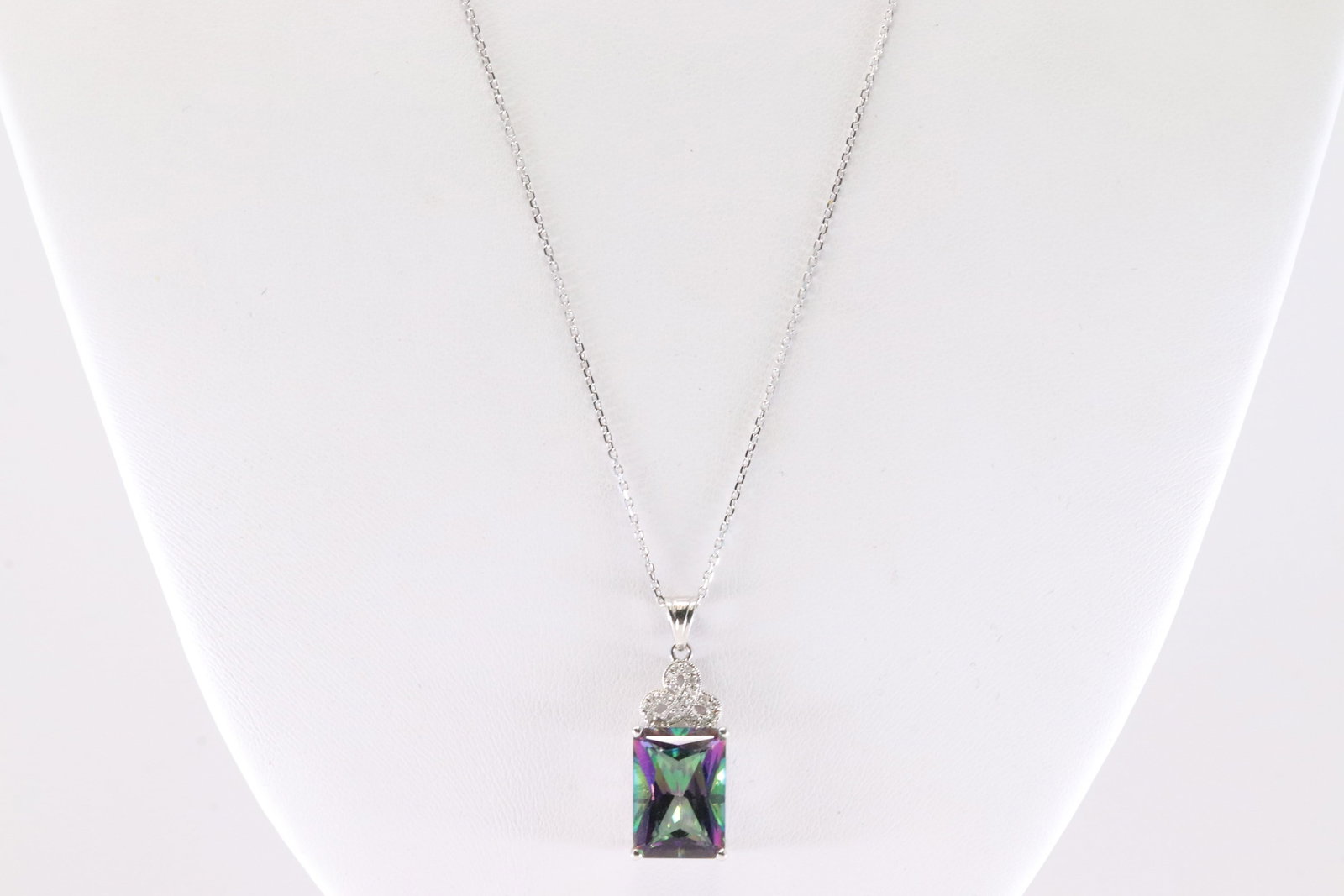 Quartz & Diamond Pendant / Necklace 14Kt.: Ladies 14Kt White Gold Quartz & Diamond Pendant / Necklace. This Necklace has A Goregeous Quartz Pendant With 19 Round Sparkling Diamonds. Necklace Length: 20.00. Total Weight: 6.00 Grams.