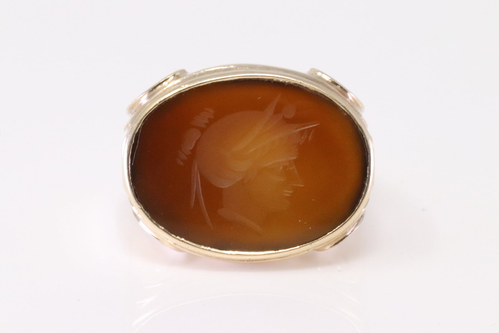 Carnelian Ring.: Yellow Gold Carnelian Ring. Ring has one Carnelian Gemstone. Ring size: 8.00. Total weight: 8.90 Grams.