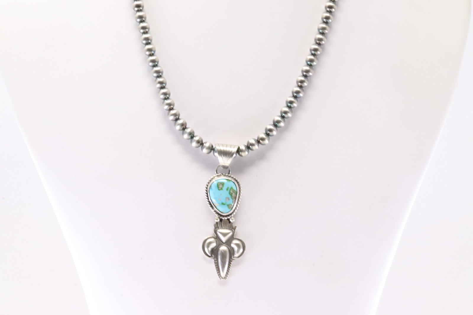 Native America Navajo Sterling Silver Sonora Gold Turquoise Pendant By Gary Shorty With Machine Made: This is a Native America Navajo Sterling Silver Sonora Gold Turquoise Pendant By Gary Shorty With Machine Made Sterling Silver Pearl Beaded Necklace. Stamp By R.B Company. Necklace Length: 16.00.