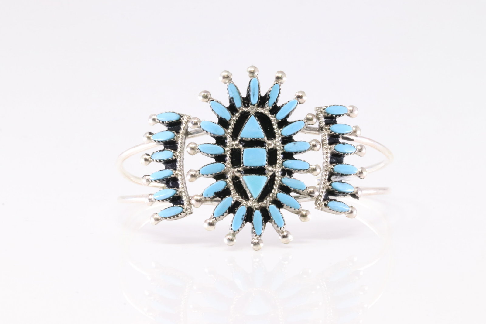 Native America Zuni Sterling Silver Turquoise Needlepoint Bracelet Cuff By Evonne Hustito.: This is a Native America Zuni Sterling Silver Turquoise Needlepoint Bracelet Cuff By Evonne Hustito. Stamp Hustito.
