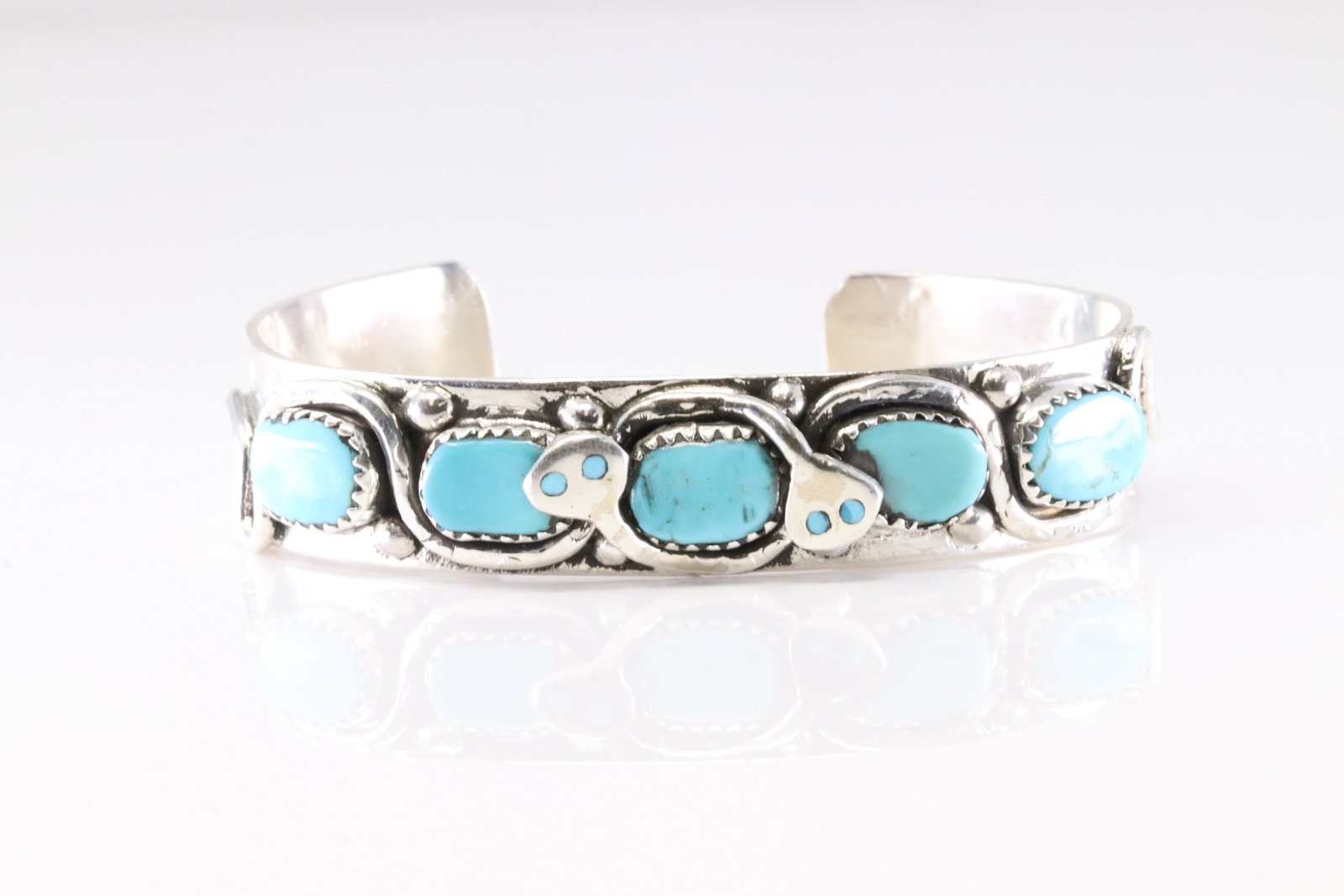 Native America Zuni Sterling Silver Turquoise Bracelet Cuff By Effie C.: This is a Native America Zuni Sterling Silver Turquoise Bracelet Cuff By Effie C. Stamp Effie C.