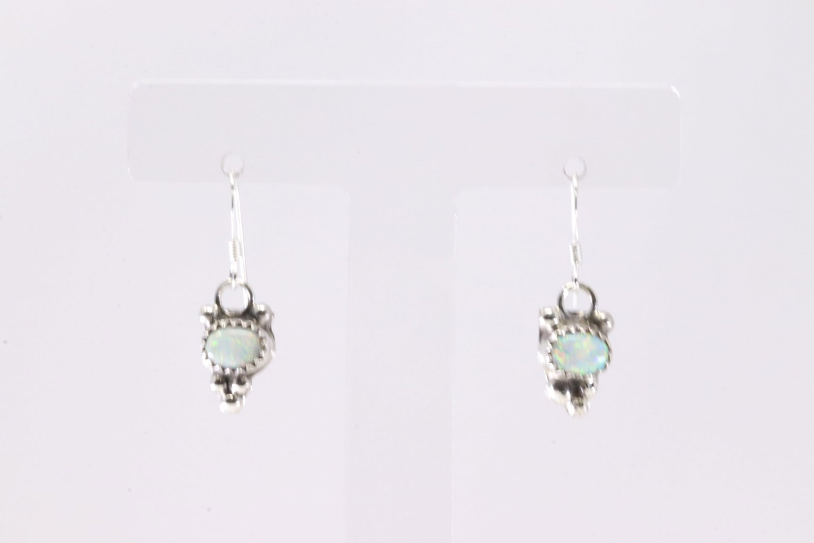 America Sterling Silver Opal Dangling Earring's.: This is a America Sterling Silver Opal Dangling Earring's.