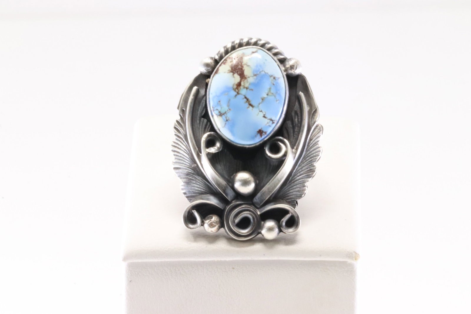 Native America Navajo Sterling Silver Golden Hill Turquoise Ring By Jimmy Lee.: This is a Native America Navajo Sterling Silver Golden Hill Turquoise Ring By Jimmy Lee. Ring size: 6.50.