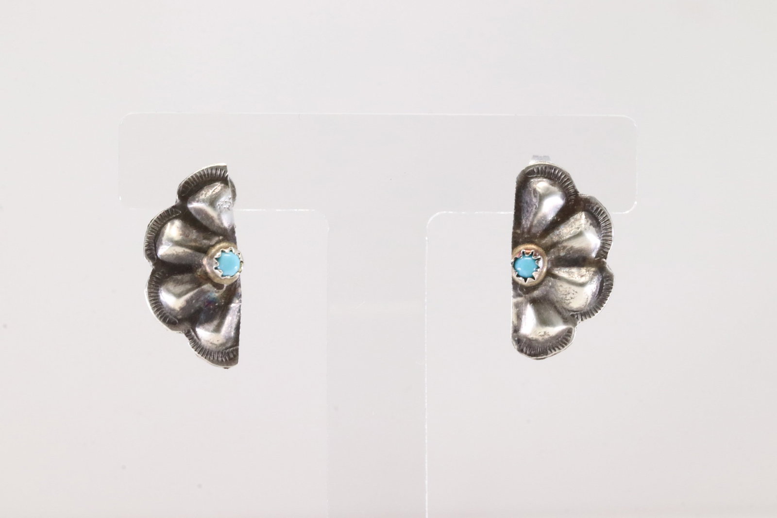 American Sterling Silver Kingman Turquoise Post Earring's.: This is a American Sterling Silver Kingman Turquoise Post Earring's.