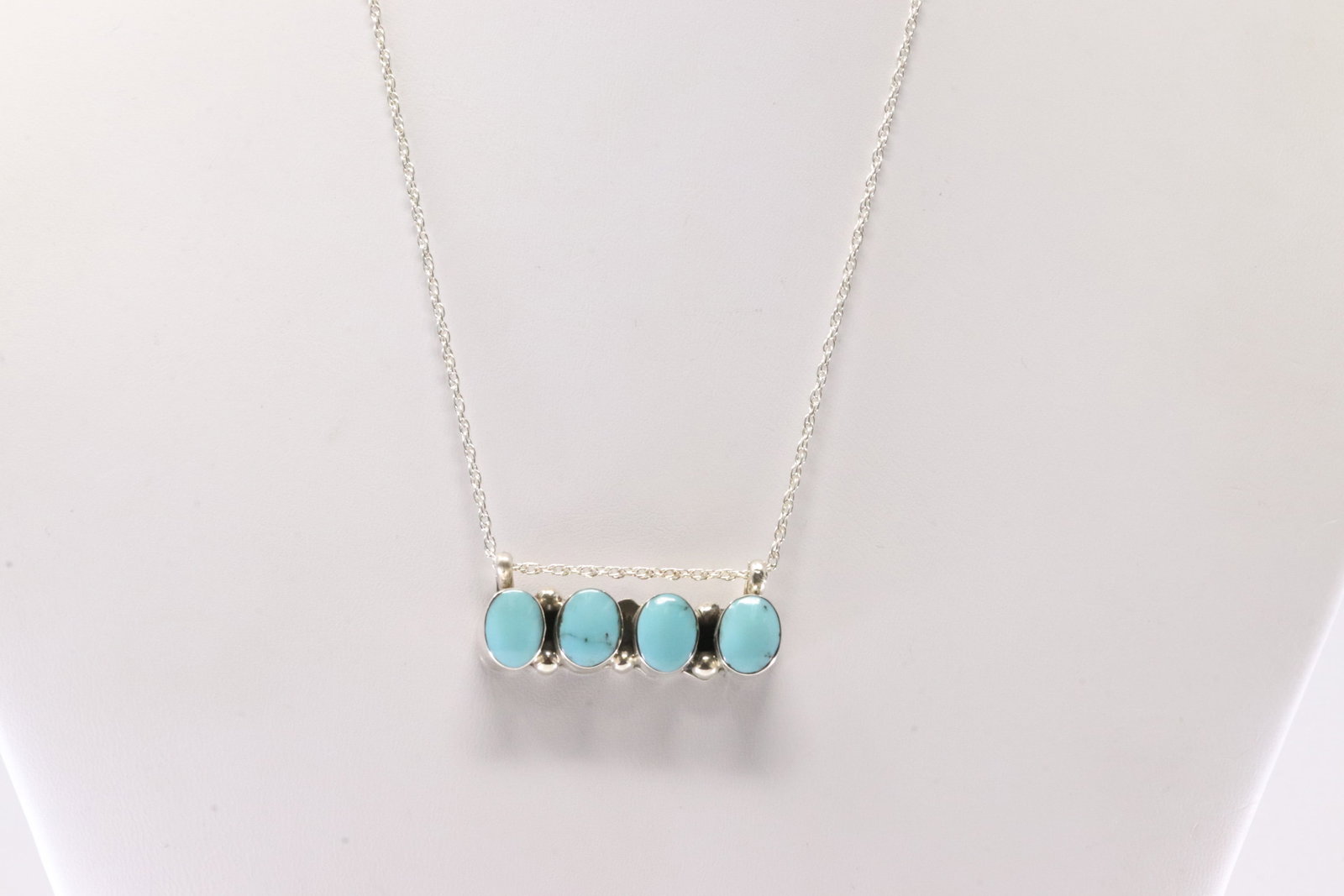 American Sterling Silver Turquoise Necklace.: This is a American Sterling Silver Turquoise Necklace. Necklace Length: 15.00.