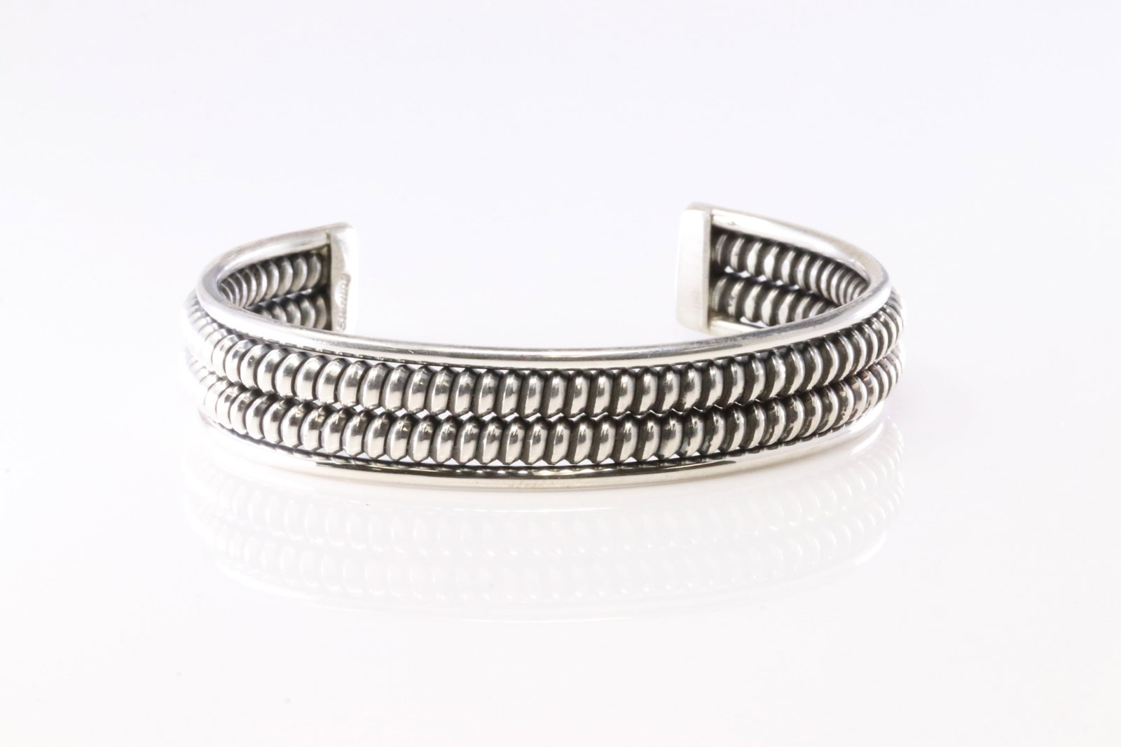 America Sterling Silver Solid Bracelet Cuff.: This is a America Sterling Silver Solid Bracelet Cuff.