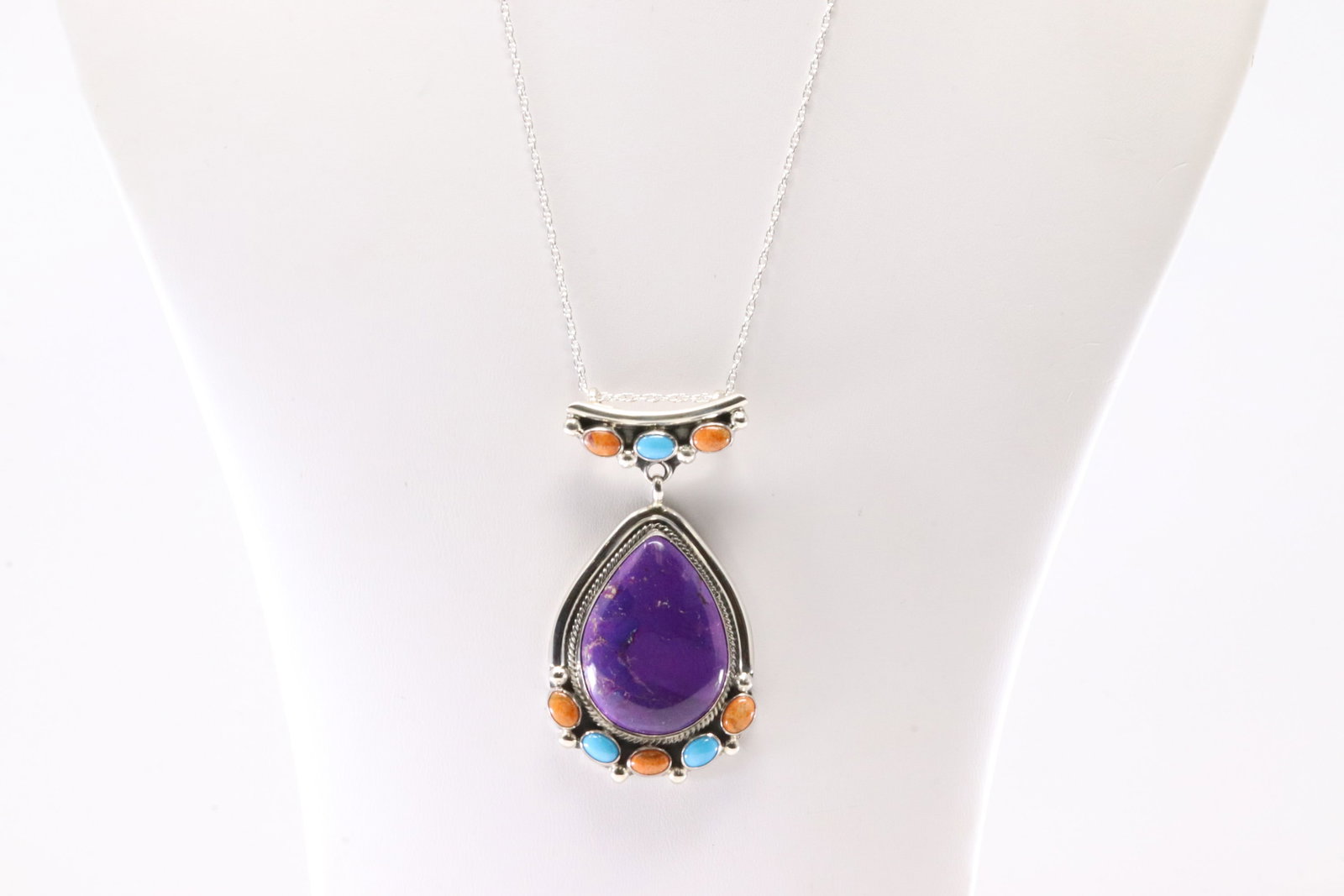 Native America Navajo Sterling Silver Multi-Color Stone Necklace By Sammie Burnside.: This is a Native America Navajo Sterling Silver Multi-Color Stone Necklace By Sammie Burnside. Stamp R.B Company. Necklace Length: 18.00.