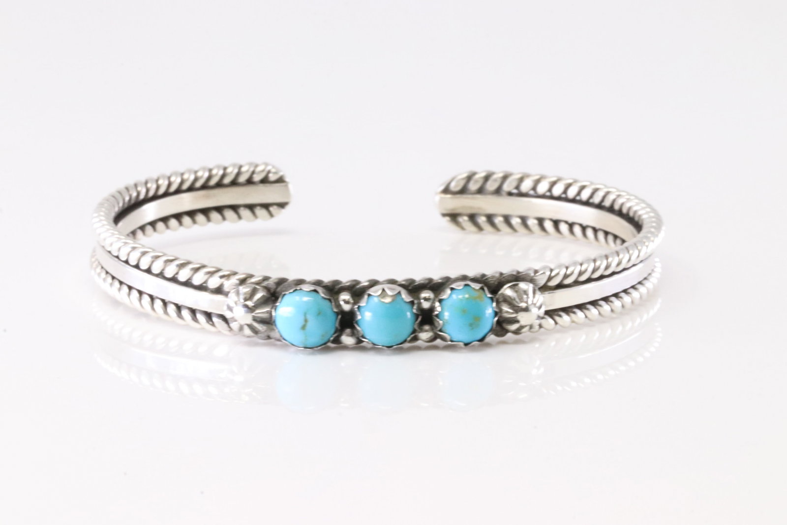 Native America Navajo Sterling Silver Turquoise Bracelet Cuff By R.King.: This is a Native America Navajo Sterling Silver Turquoise Bracelet Cuff By R.King.